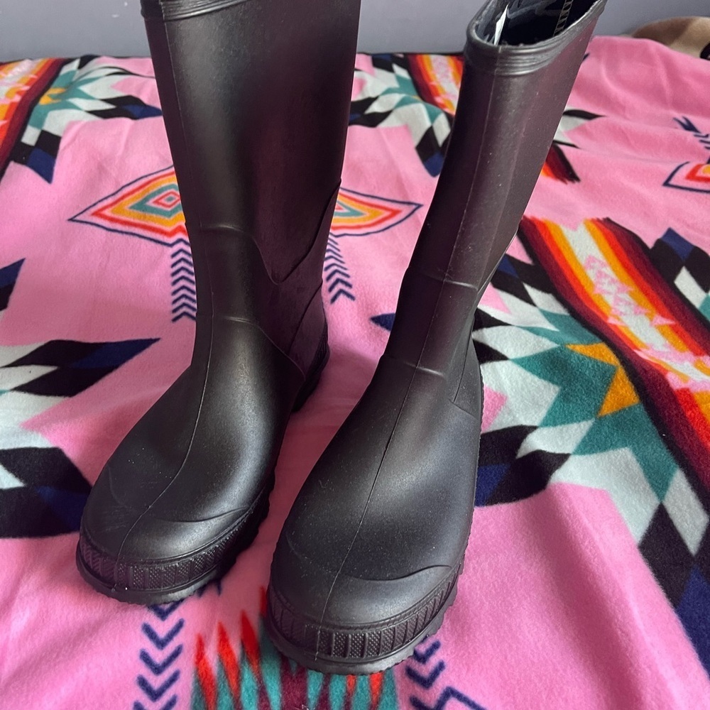 Max + Jake Stylish Black Boots - Picture 2 of 6